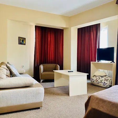 Hotel Hill Town 3*